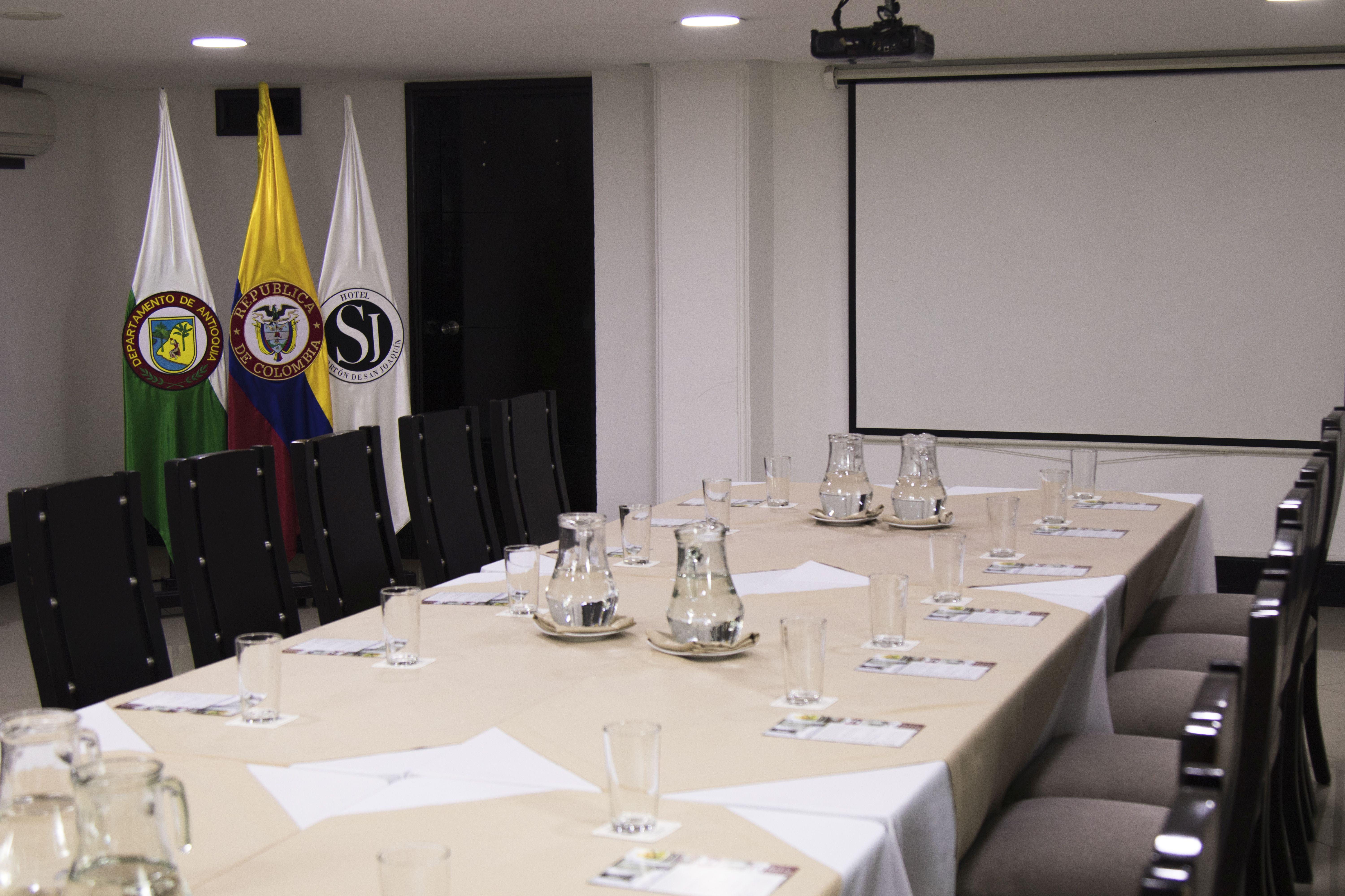 El Porton De San Joaquin Hotel Medellín Eksteriør billede